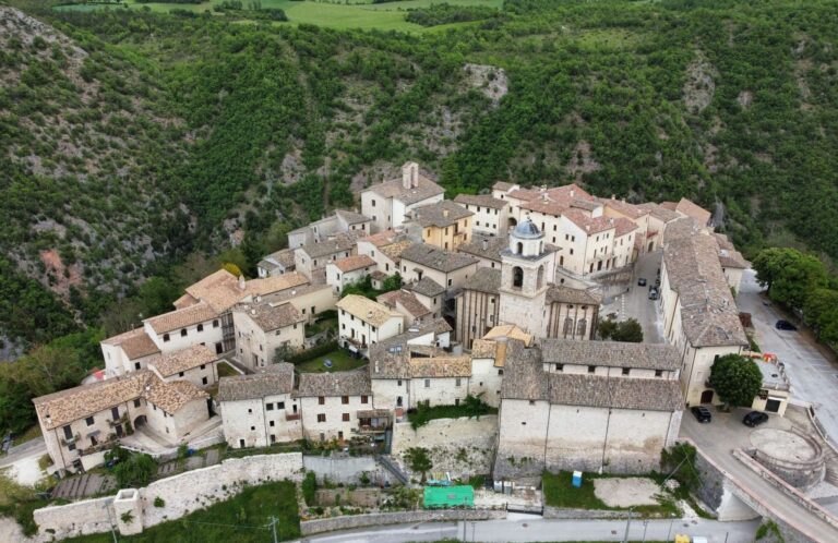 Cosa vedere in Umbria: ponte tibetano Sellano e Castelluccio